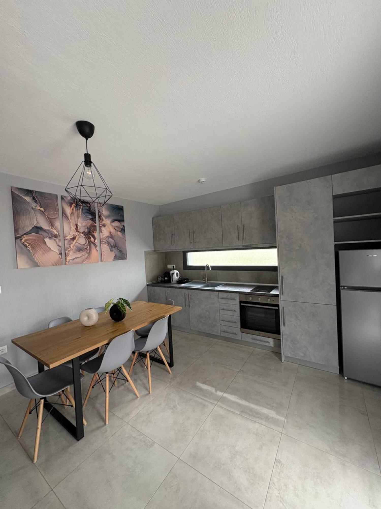 Elinor Apartments فلوغيتا المظهر الخارجي الصورة
