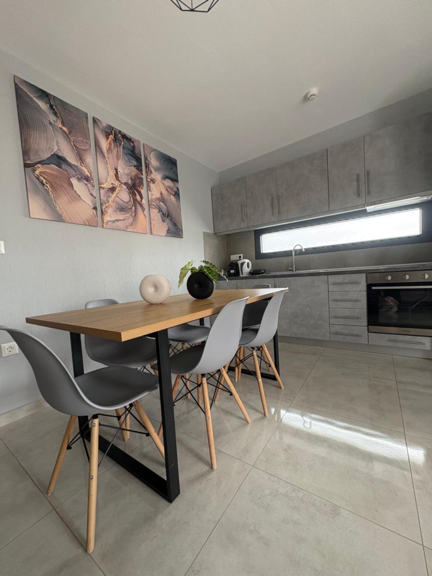 Elinor Apartments فلوغيتا المظهر الخارجي الصورة